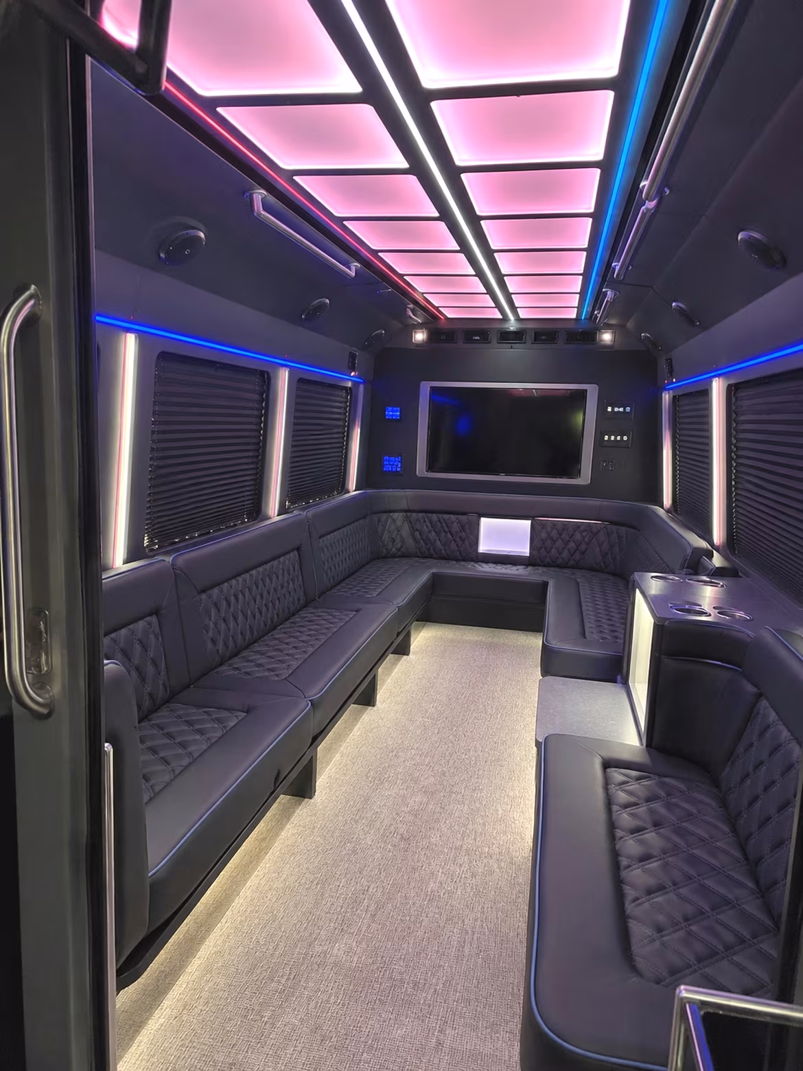 Queen Creek Winery Tour & Pub Crawl Transportation